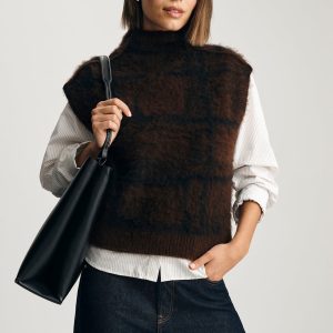 HIGH NECK SWEATER VEST IN TIRAMISU
