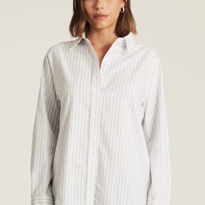 LONG SLEEVE BUTTON-UP SHIRT IN WHITE BLUE STRIPE